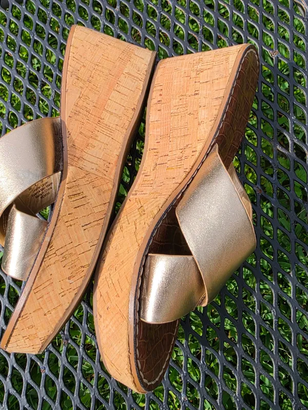 Sam Edelman Remini Platform Wedge Metallic Gold Sandal SZ 9 - Image 5