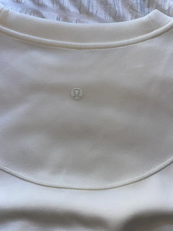 Lululemon softstreme gathered tee - Image 3
