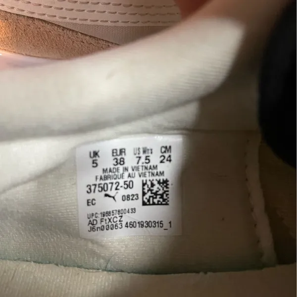 Puma Women's Cream and White Athletic Shoes - Image 7