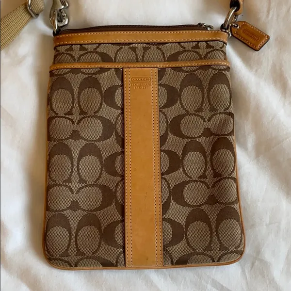 Coach crossbody purse - Image 2