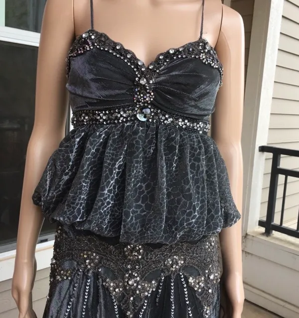 Elegant Black Beaded Peplum Evening Gown - Image 6