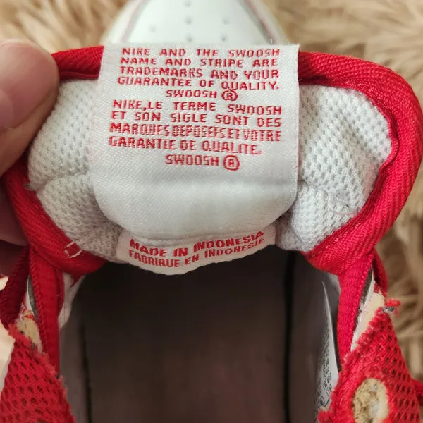 Nike Air White and Red Sneakers Size 6Y - Image 11