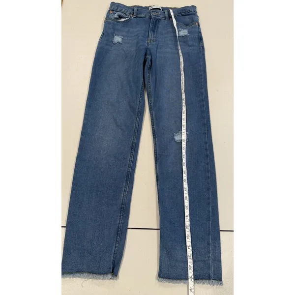 Levis Low Pro Straight Jean Women 27" Raw Hem Travel Vacation Stretch Distressed - Image 7