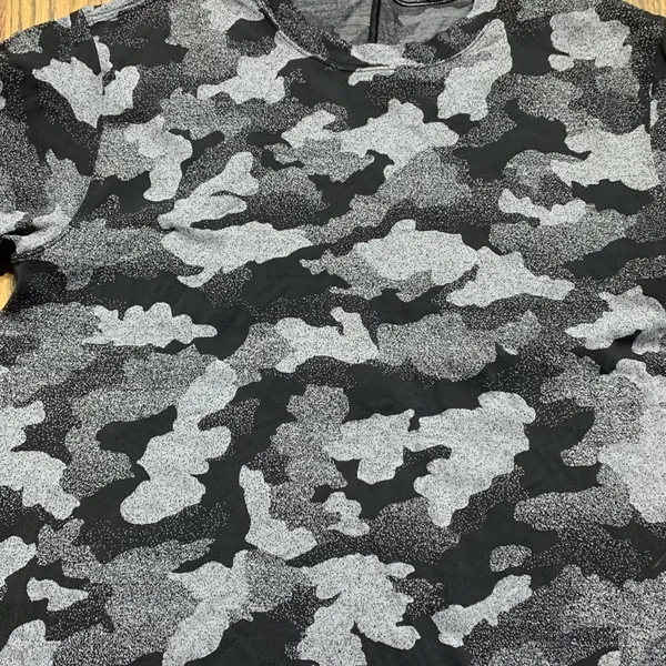 Lululemon all yours tee camo - Image 2