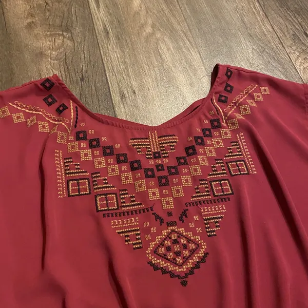 Maurices Aztec Embroidered Peplum Blouse Burgundy Boho Top Medium - Image 5