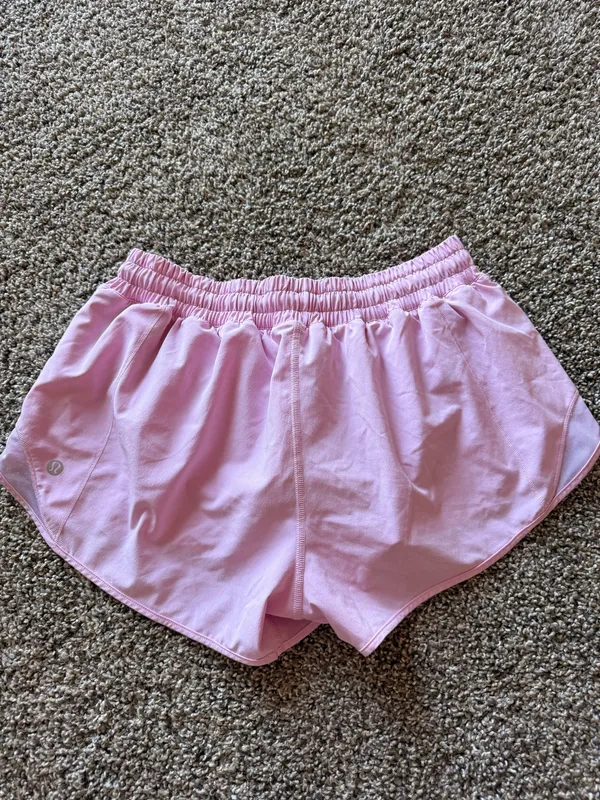 Lululemon Hotty Hot Shorts 2.5" Low-Rise Lined 8 - Image 2