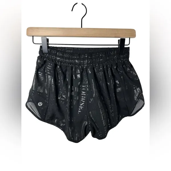 Lululemon Hotty Hot Shorts II *2.5" Manifesto 20YR Manifesto Foil Black - Image 4