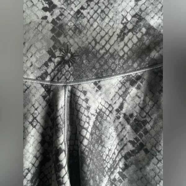 NWOT offline by aerie 7/8 leggings size large long - Image 3