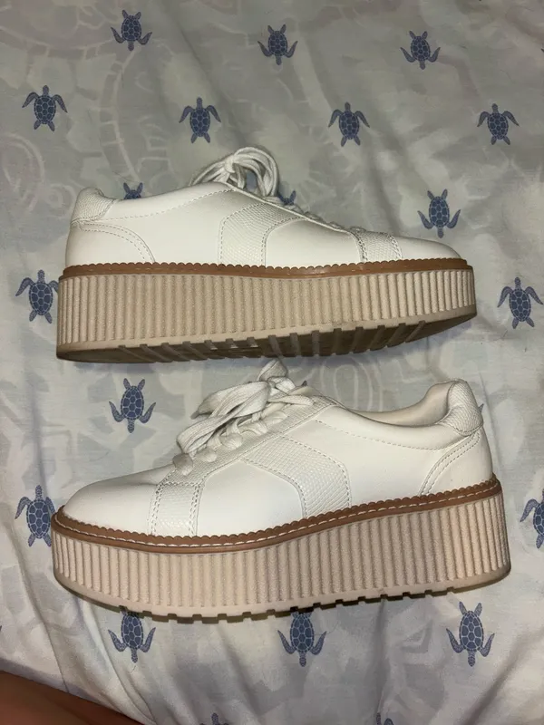DV by Dolce Vita Sneakers - Image 2