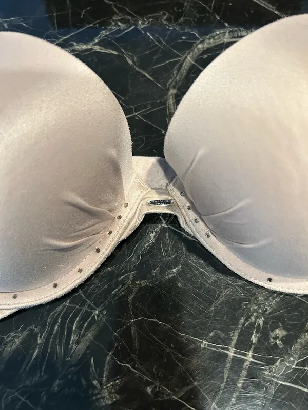 Victoria’s Secret Fabulous Plunge Bling Bra - Image 2