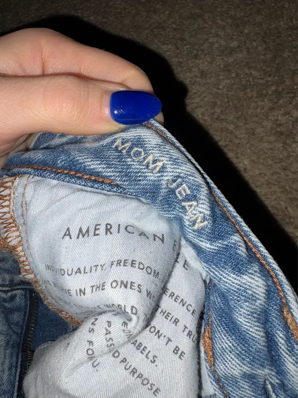 American Eagle Mom Jeans - Image 3