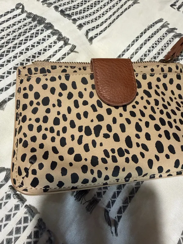Universal Threads Wallet Wristlet - Image 3