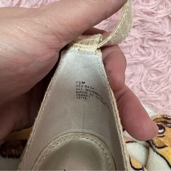 Anna Women's Beige Textured Heels Size 7.5 - Image 2