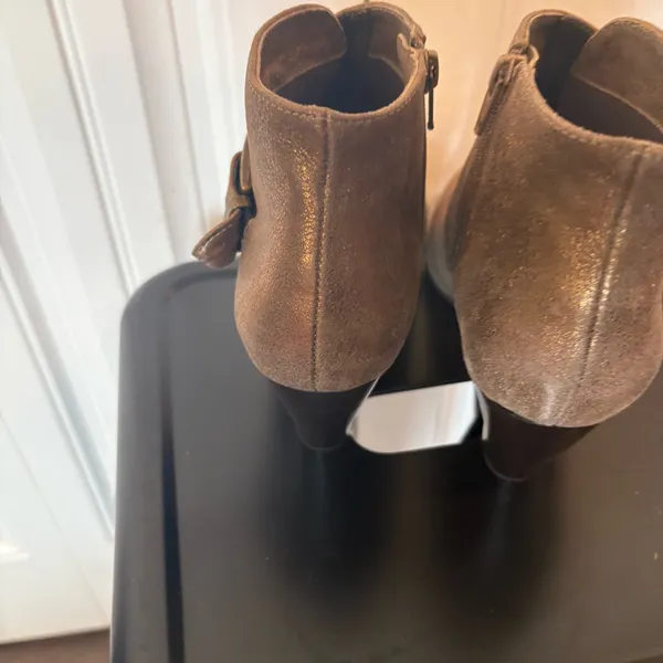 Chico’s Bronze Heeled Ankle‎ Boots Size 9.5 - Image 6