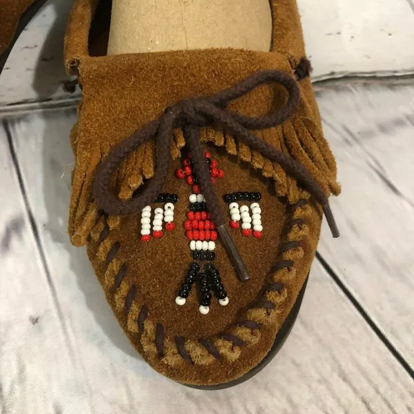 Minnetonka Moccasins Thunderbird Boat Moc Brown beaded size 8.5 - Image 6
