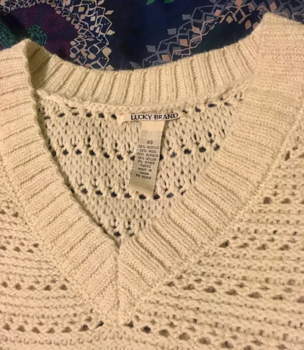 Cream Crochet Gold Knit V Neck Pullover Sweater $99 EUC XS - Image 5