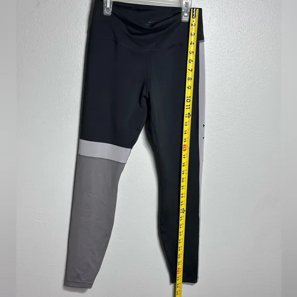Nike Dri-Fit Women Workout Black/Gray Athletic‎ Yoga Capri Leggings size M - Image 5