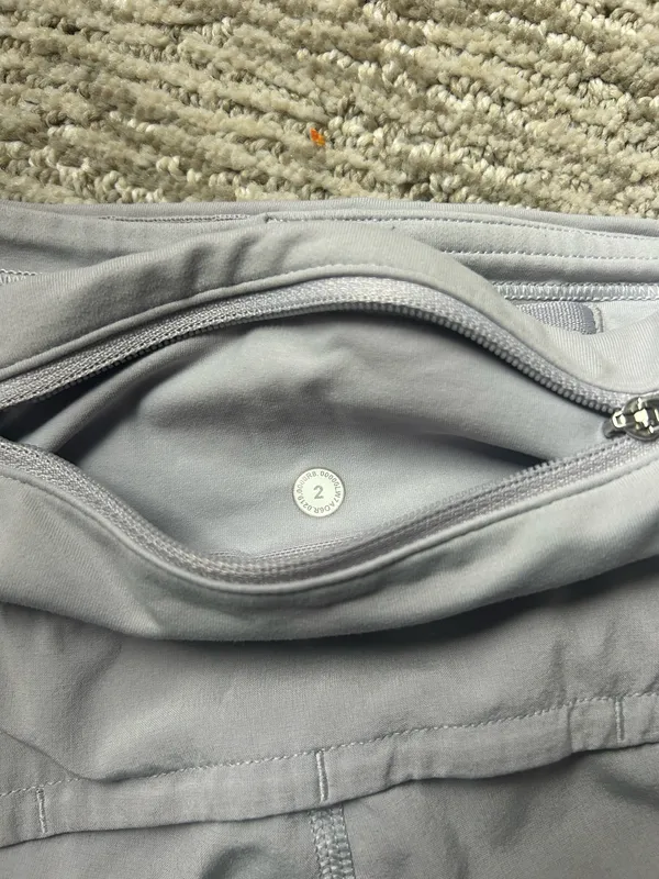 Lululemon Speed Up Shorts 2.5" Low-Rise - Image 4