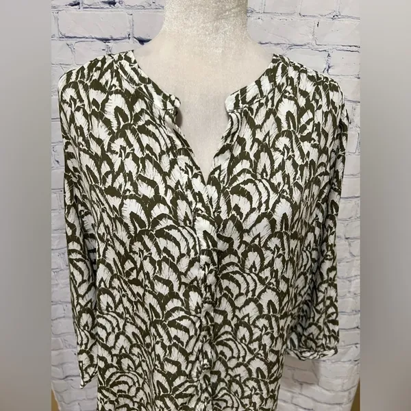 Jachs Girlfriend Womens Green and White 3/4 Sleeve Blouse Top Large NWT - Image 3