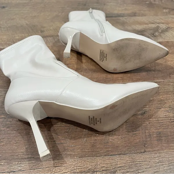 Steve Madden Elan Bootie in Creamy White - Image 15