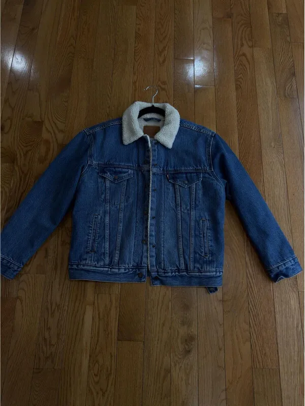 Size Medium Levi’s Sherpa Lined Denim Trucker Jacket Wash Blue Workwear Utility - Image 2