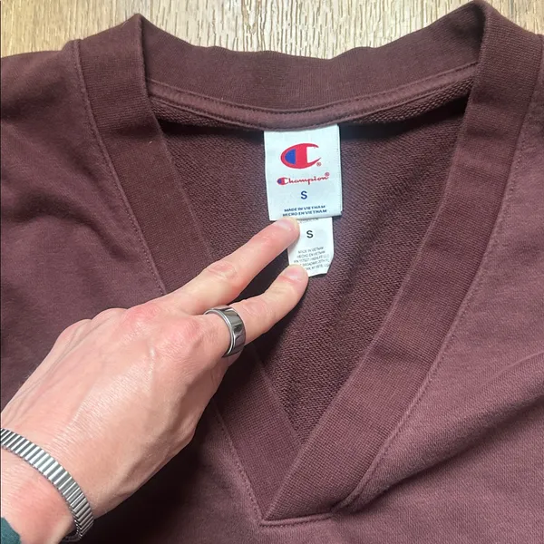 Champion Women's Oversized V-Neck‎ Sweatshirt Size Small - Image 2