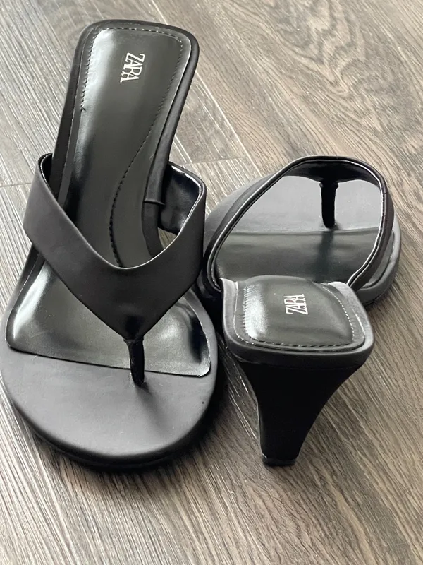 ZARA Black Thong Heeled Sandals Women's Size 7.5 - Image 2