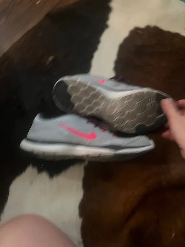 Nike Women’s Tennis Shoes - Image 3