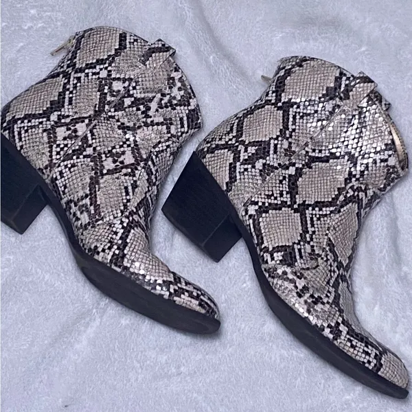 Style & Co. MyKenna Western Snakeskin Ankle Booties Size 9 - Image 5