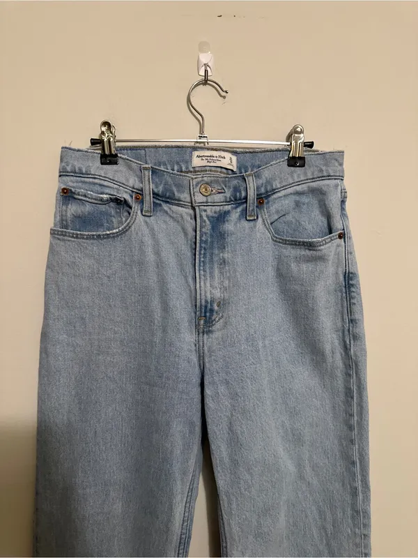 Abercrombie & Fitch High Rise 90s Relaxed Jean Size 28/6 - Image 8