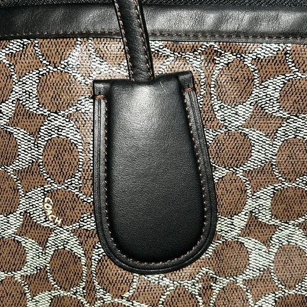 Coach F33504 Signature Taxi Zip Top Tote - Image 6