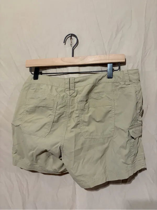 North face shorts - Image 2