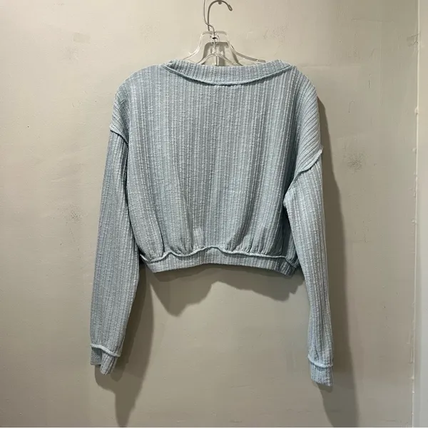 Altar’d State Women’s Size Medium Light Blue‎ Pullover Top Cropped V Neck shirt - Image 5