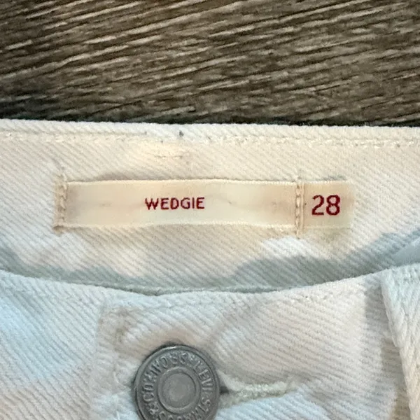 Levis Wedgie White Distressed high rise jeans ankle length 28 waist - Image 4