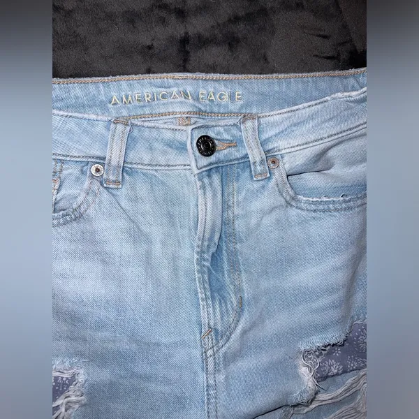 American Eagle Ripped Mom Jean Size 6 Regular - Image 4
