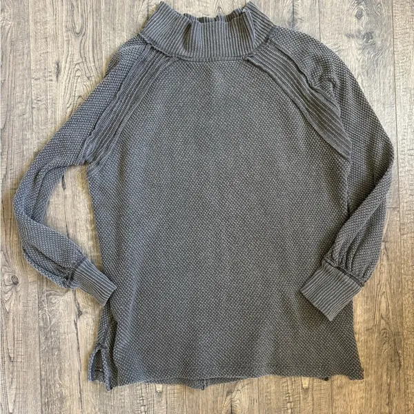 Free People "She's a Keeper" Tunic Sweater- Medium- Moon Grey - Image 5