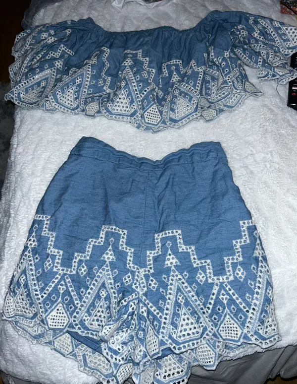 Gianni Bini Two Piece Set (blue and White Aztec Print) - Image 2