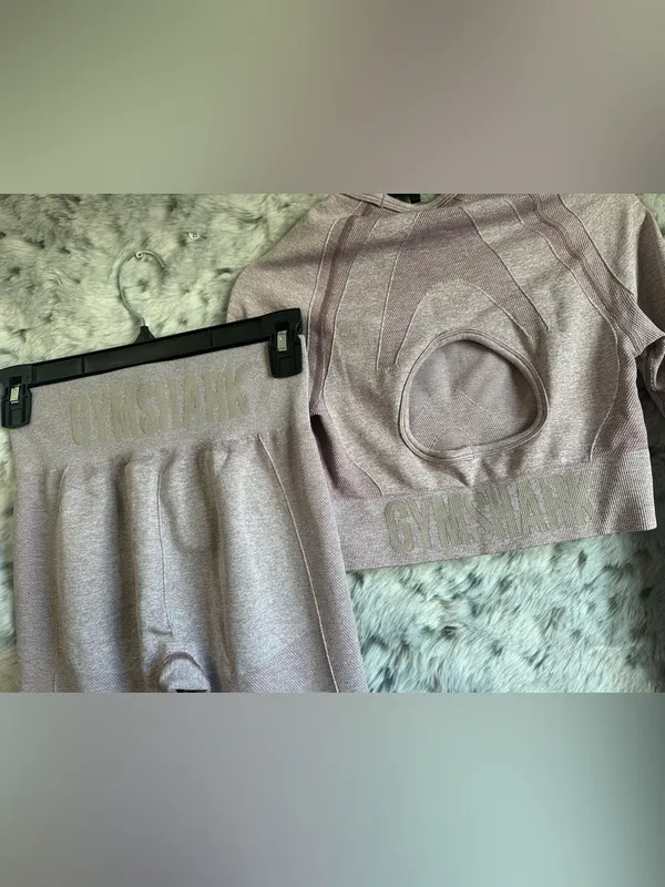 22.  Gymshark s/m 2pc set bundle - Image 3