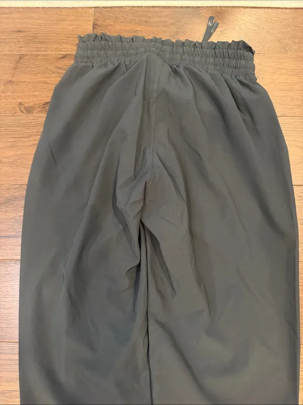 Mono B Gray Jogger Pants Smocked Waist Athleisure Size Small - C31-046 - Image 7