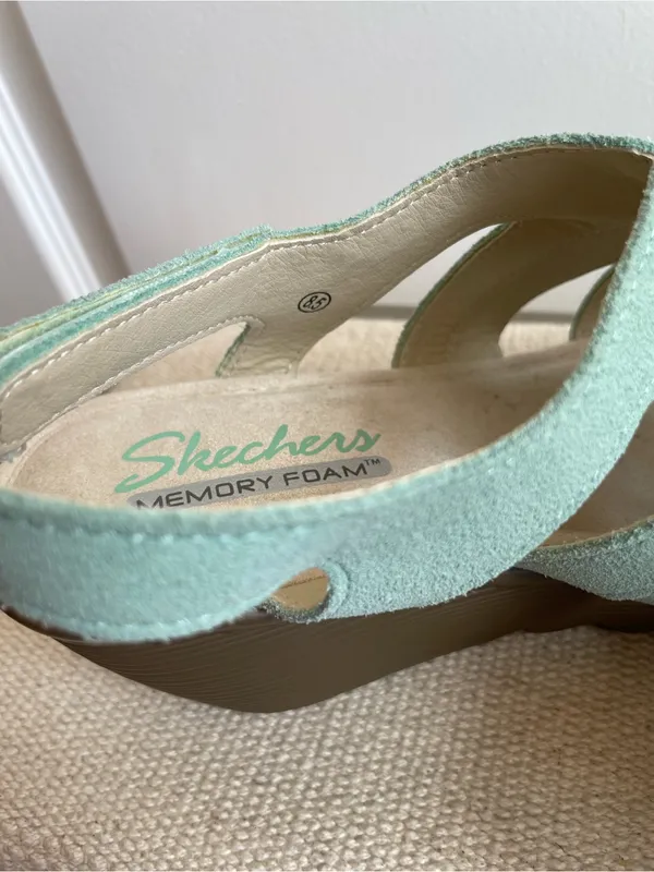Skechers Suede Wedge Sandals Memory Foam Mint 7.5 Parallel Stylin - Image 4