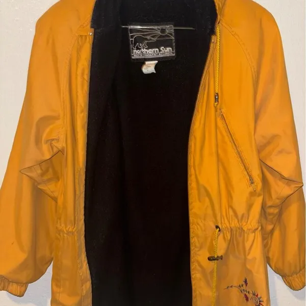 The-north-face Women's Yellow and Orange Jacket - Image 7