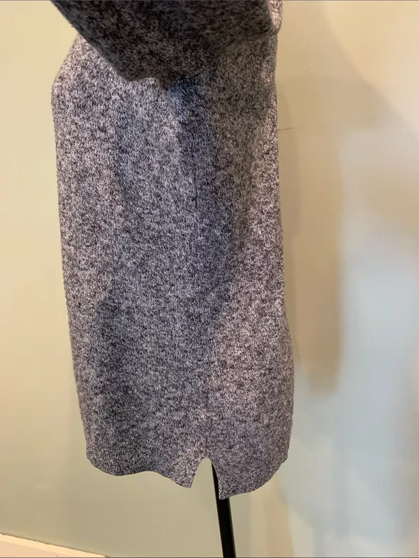 Old Navy Women’s Small Black and Gray Marled Long-Sleeve Pullover Tunic Sweater - Image 3