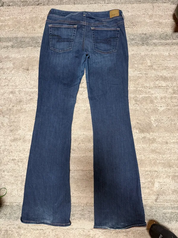 American Eagle Jeans - Image 3