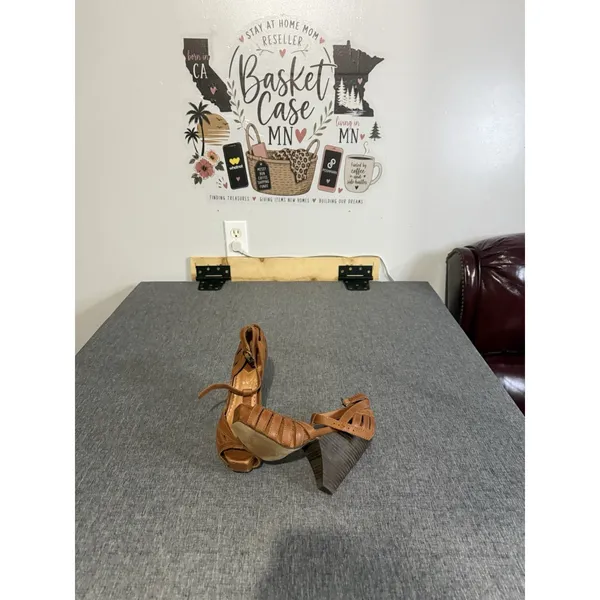 Lucky Brand Women's Brown Leather Peep Toe Wedge Heel Ankle Strap Buckle 6.5M - Image 2
