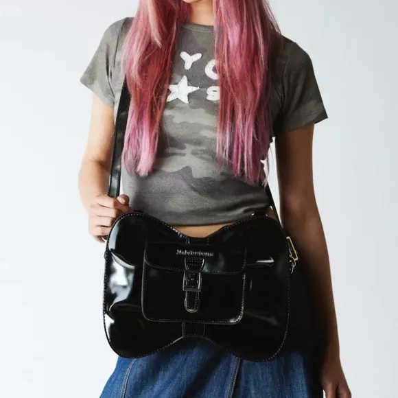 Dr. Martens Vegan Bow Bag in Black Oxford - NWT - Image 10