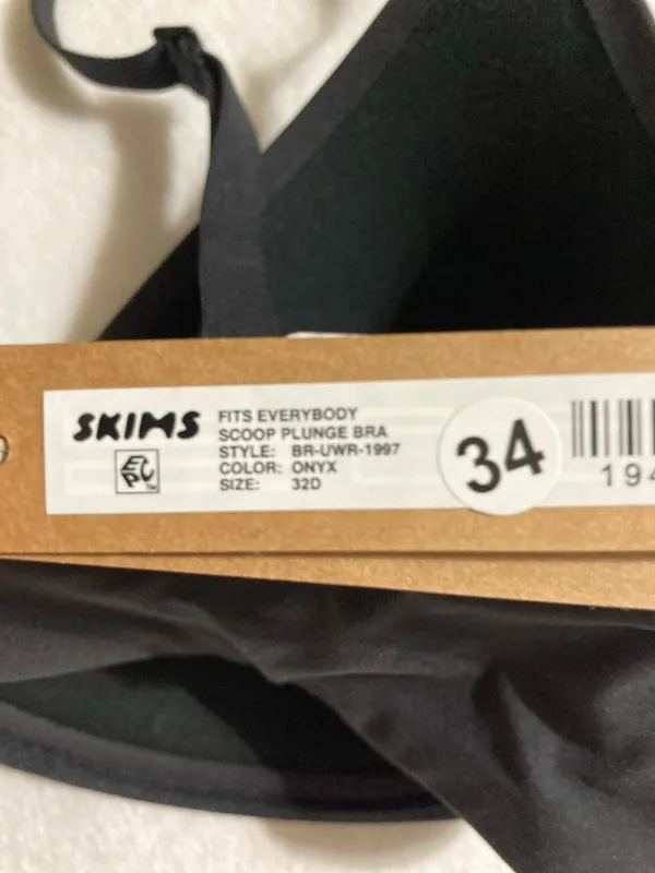 SKIMS Plunge Bra 32D - Image 5