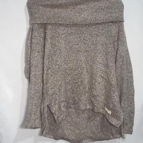 DKNY Over Shoulder Sweater Fall size‎ medium cozy comfort minimalist - Image 4