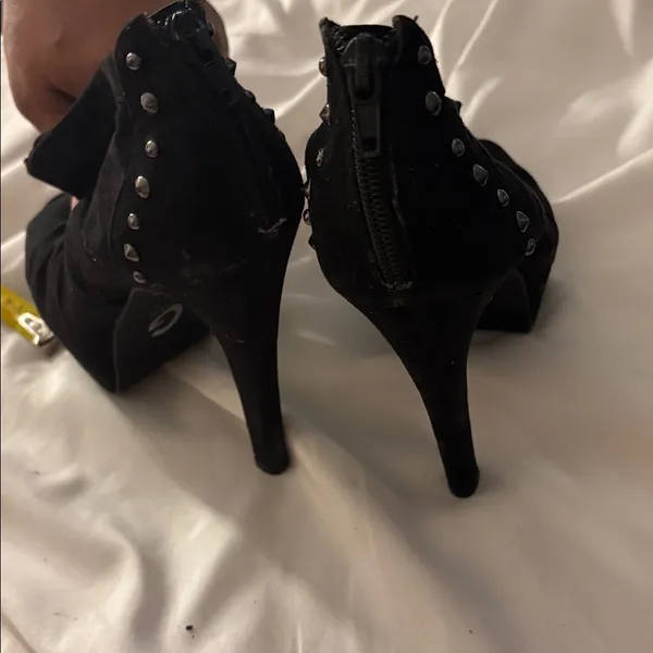 FINAL MARKDOWN Guess Black Peep-Toe Heeled Boots 7 - Image 2