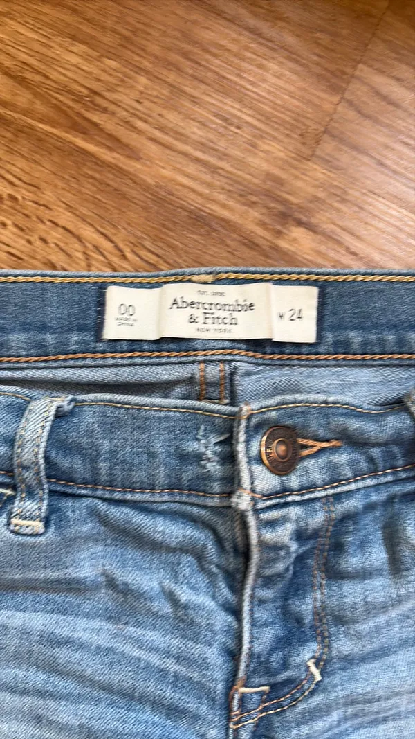 Abercrombie Low-Rise Shorts Y2K - Image 2
