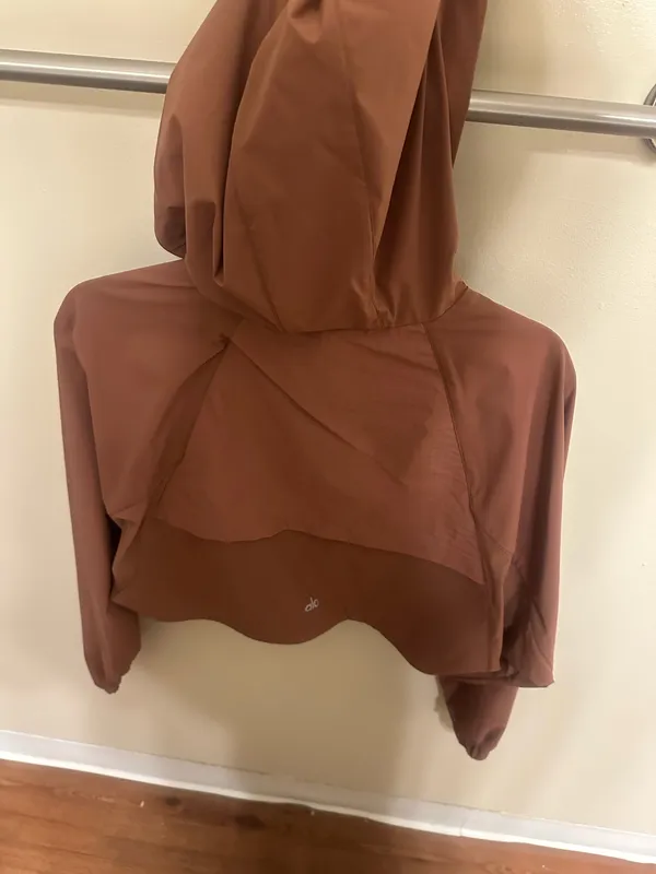 Alo Yoga Cropped Playmaker Jacket - Image 3
